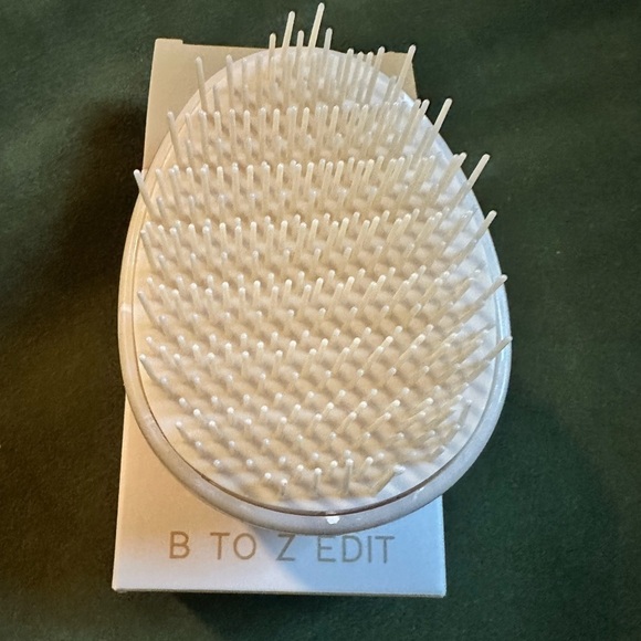 NEW B to Z Edit Mini Detangler Scalp Massager Hair Brush - Picture 6 of 9